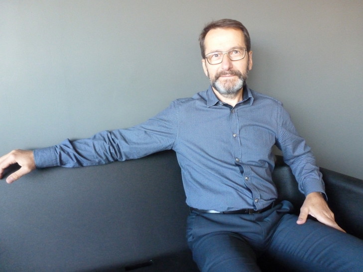 Philippe-Nours-controleur-gestion-hypermarche-Bordeaux-fonde-lassociation-Magikhopital-premier-Fondation-Auchan_0_730_547